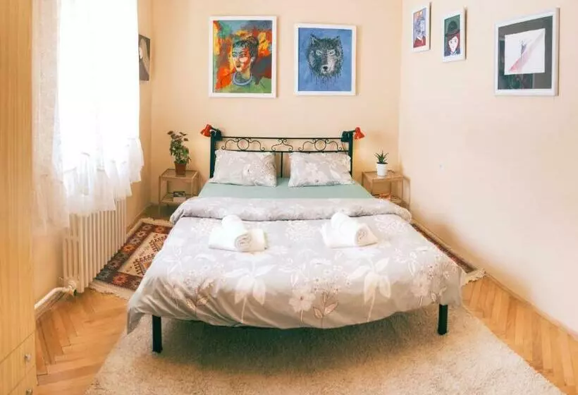 پانسیون Universe Rooms & Apartments