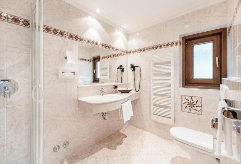 בית מלון כפרי Alpenheim Charming & Spa