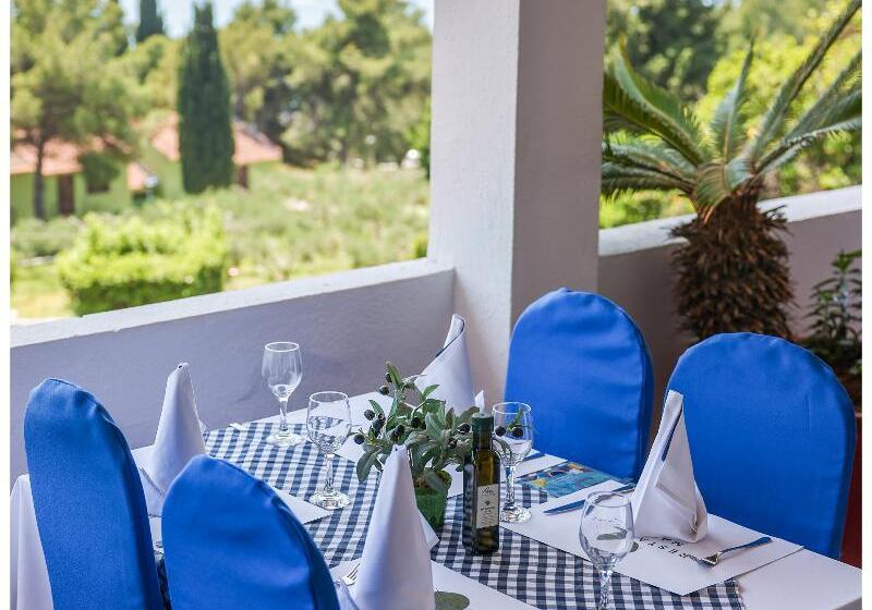 Отель Apartments Medena