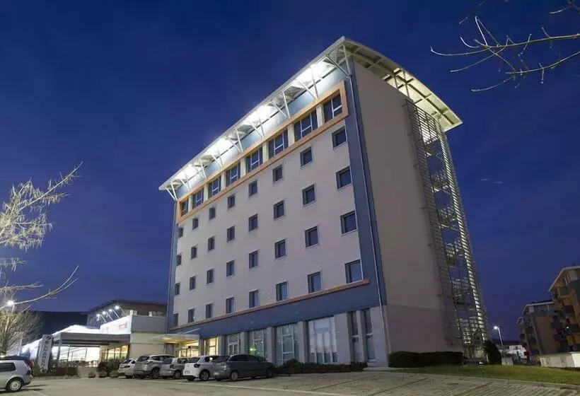 Отель Blu Arena