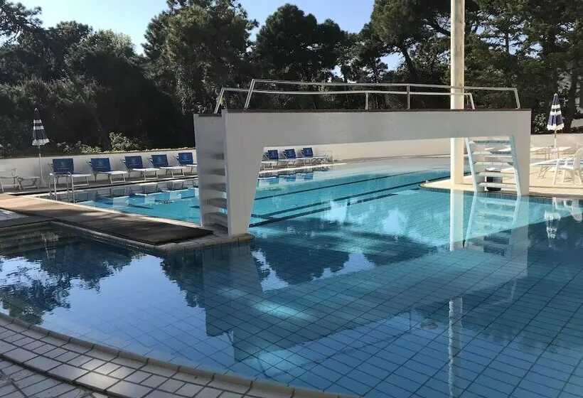 فندق Deanna Golf