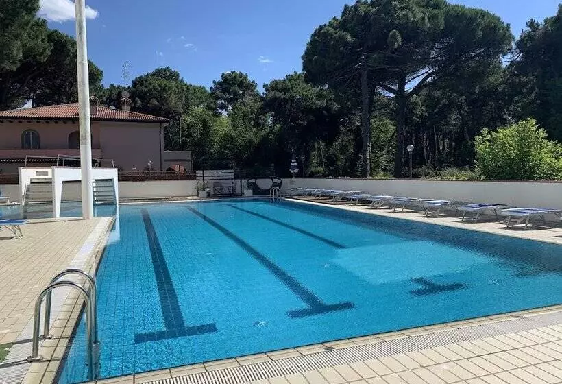 فندق Deanna Golf