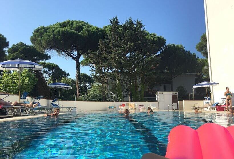 Отель Deanna Golf