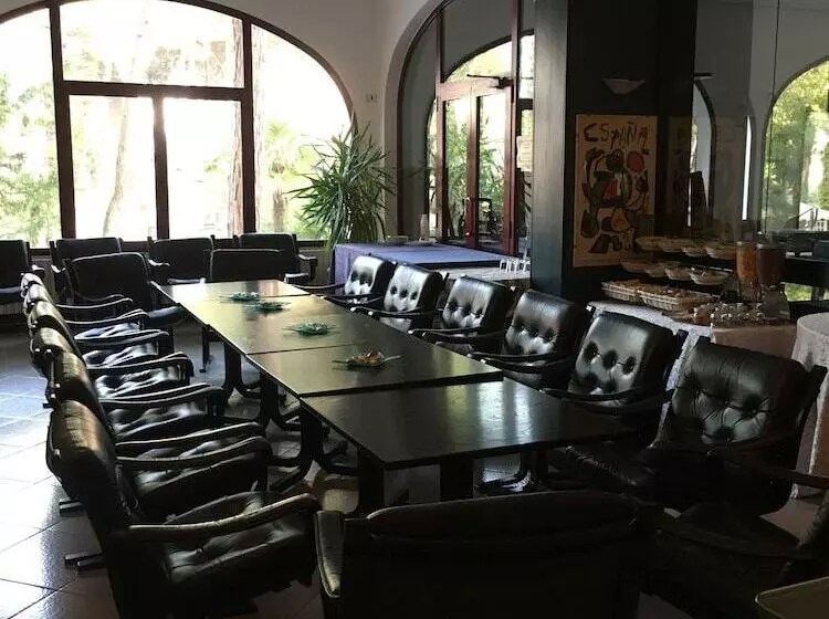 فندق Deanna Golf