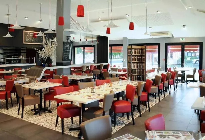 Отель Ibis Styles Segre