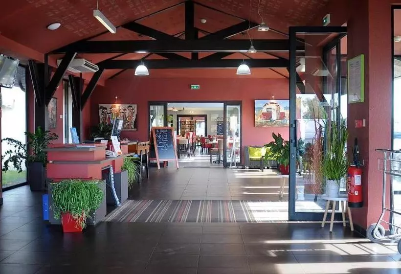 Отель Ibis Styles Segre