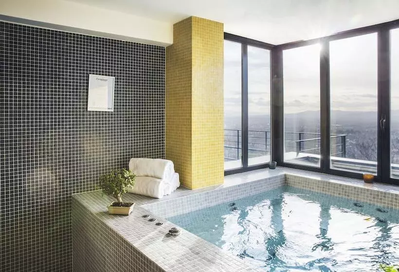 Hotelli L Ermitage Hôtel Cuisine à Manger