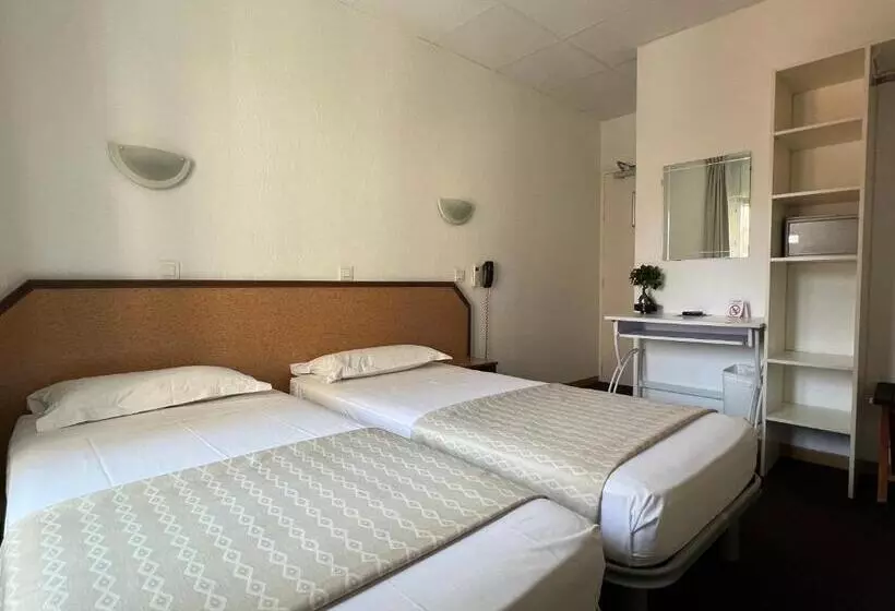 בית מלון כפרי Little Palace