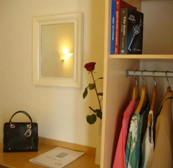 בית מלון כפרי Little Palace