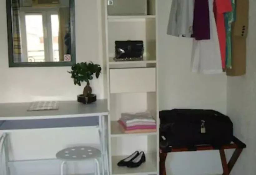 בית מלון כפרי Little Palace