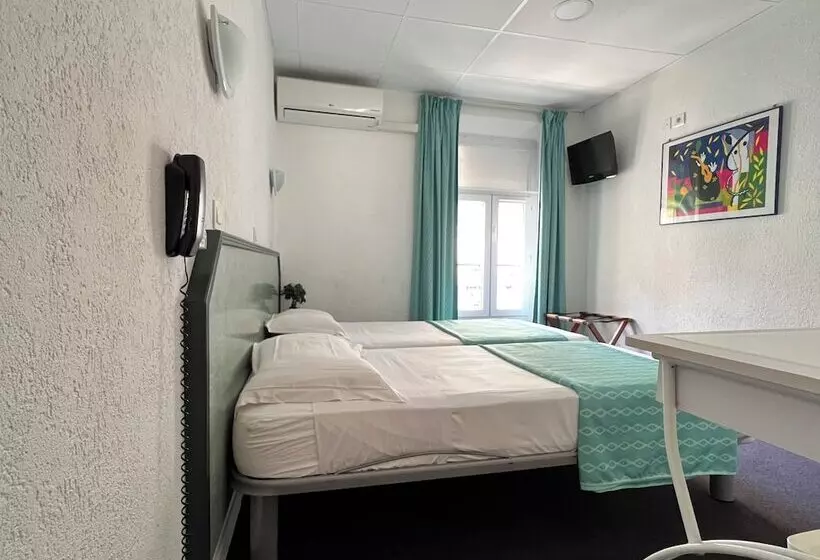 בית מלון כפרי Little Palace