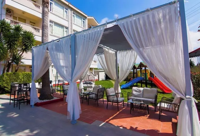 Hotel New Garden Side