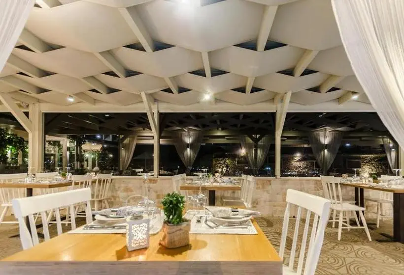 Hotelli Pela Mare