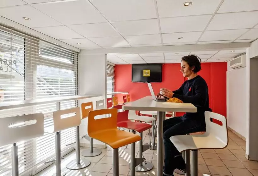 Hotel Premiere Classe Arles