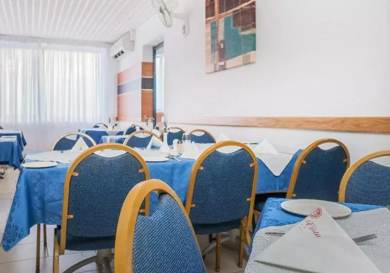 هتل Qawra Point Holiday Complex