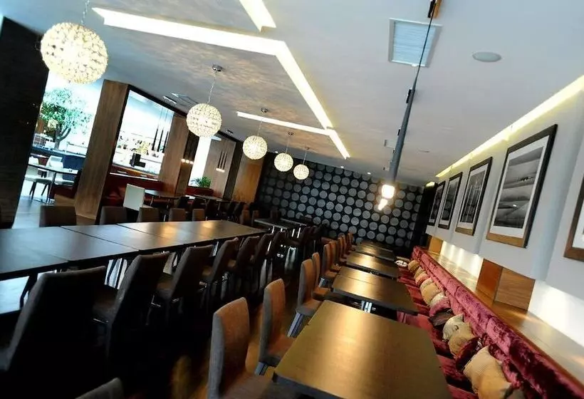 هتل The George Urban Boutique