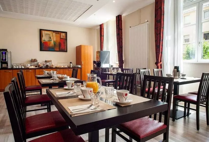 هتل Vacanceole Le Duguesclin