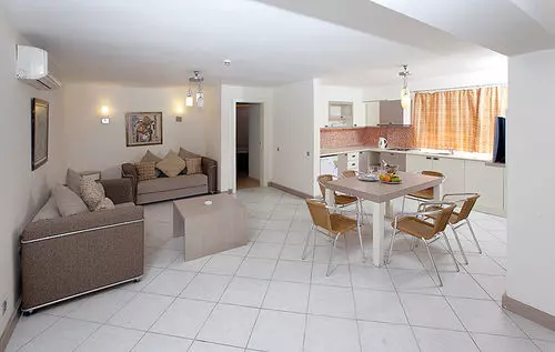 Costa Queen Resort Hotel