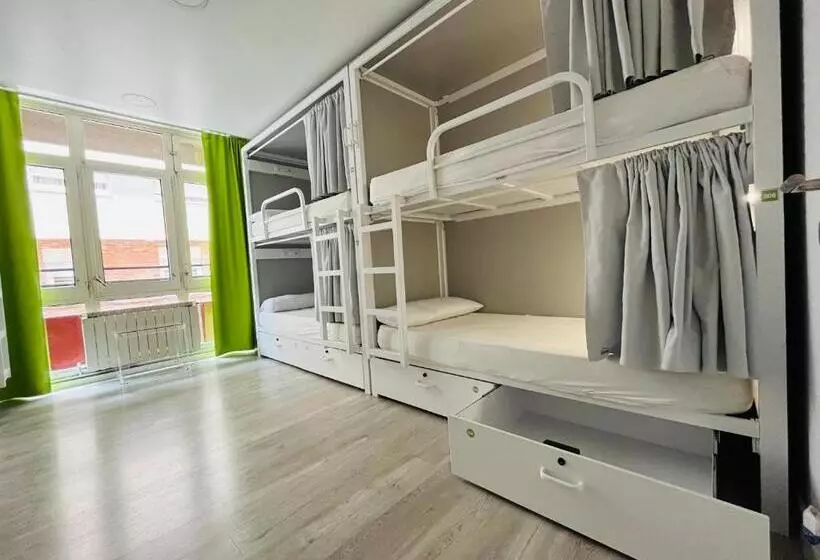 Отель Alberguinn Youth Hostel