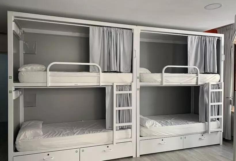 Отель Alberguinn Youth Hostel