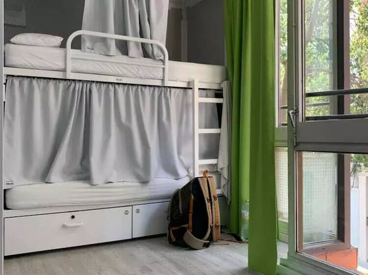 Отель Alberguinn Youth Hostel