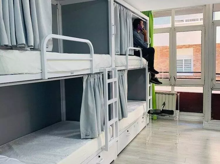 Отель Alberguinn Youth Hostel