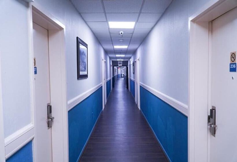 Cabana Hotel Yankee Stadium