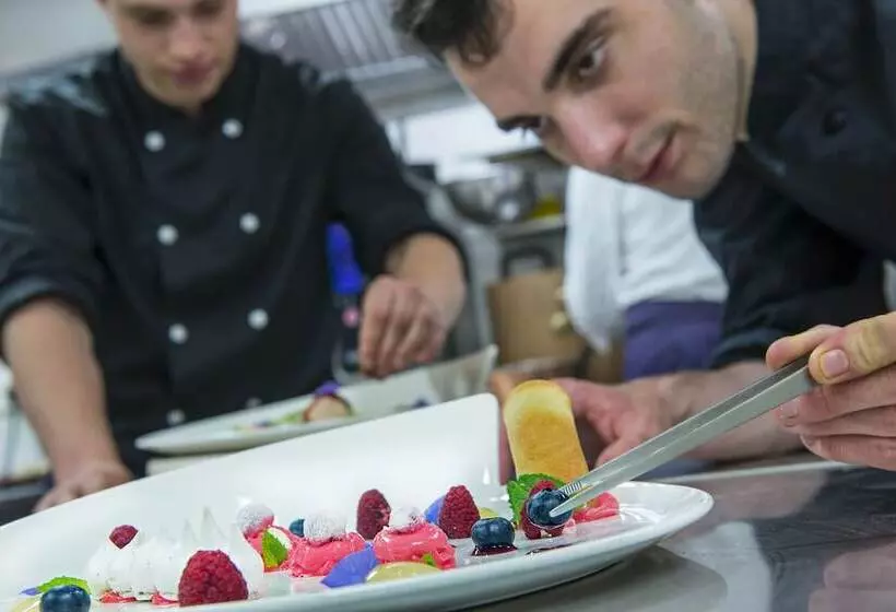 ホテル Frédéric Carrion Hôtel Et Spa