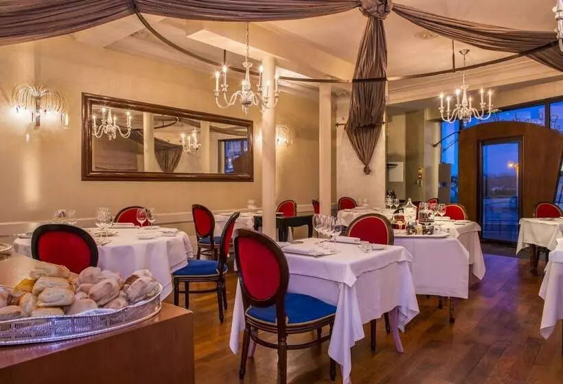 ホテル Frédéric Carrion Hôtel Et Spa