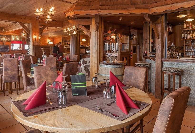 Отель Hôtel Les Balcons Village