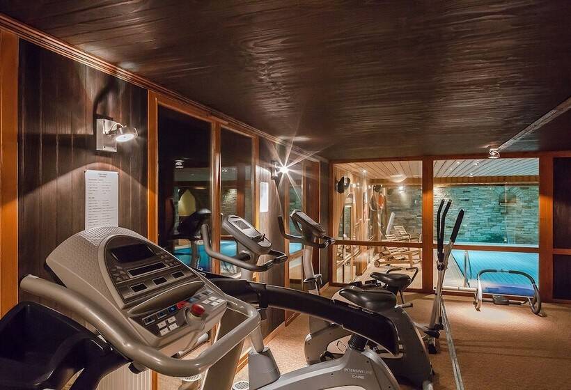 Отель Hôtel Les Balcons Village