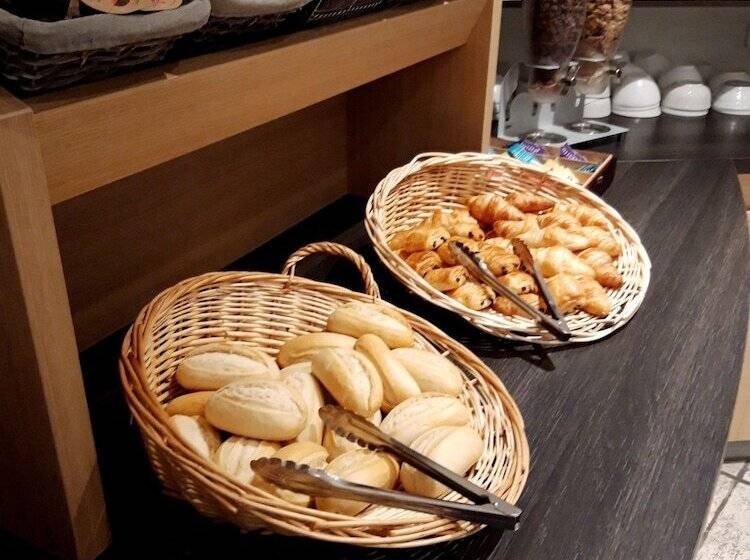 فندق Hôtel & Résidence Futuroscope