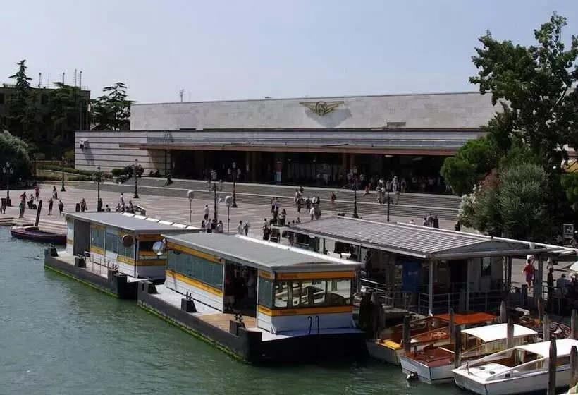 هتل Locanda Fiorita