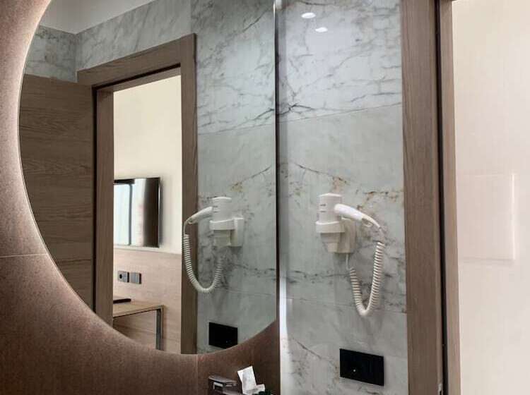 Отель Maiuri Pompei