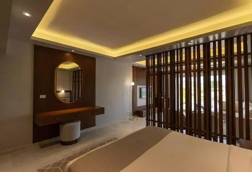 Sunrise Crystal Bay Resort Grand Select