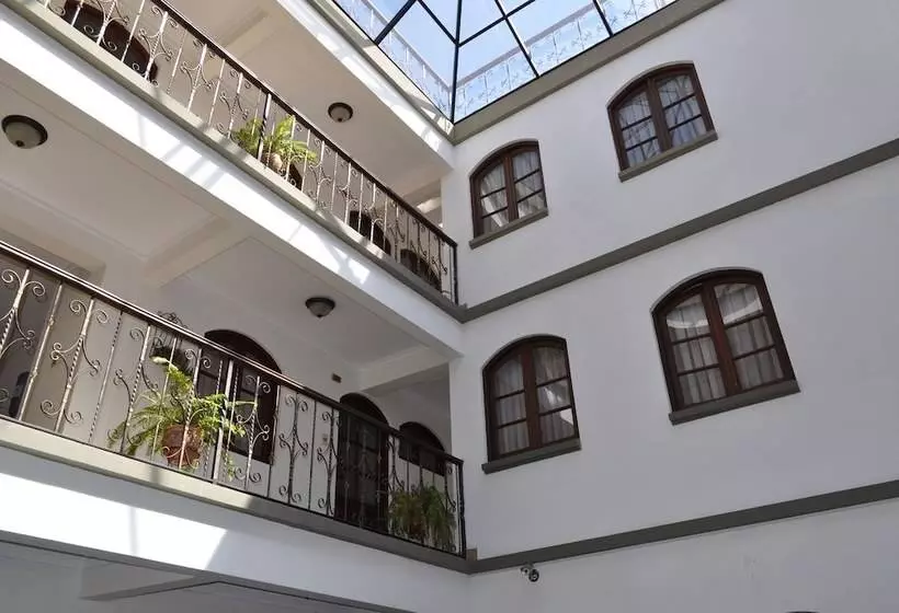Hostal Patrimonio   Sucre