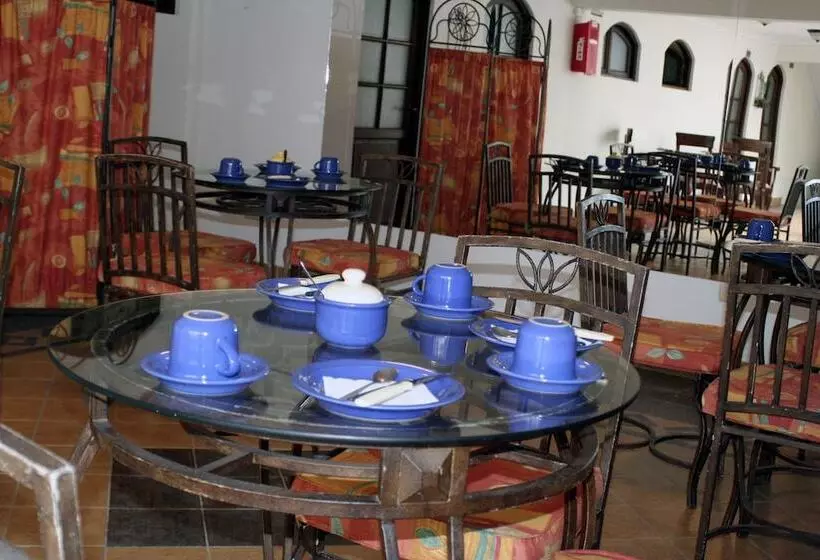 Hostal Patrimonio   Sucre