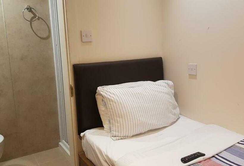 בית מלון כפרי Aberdeen House