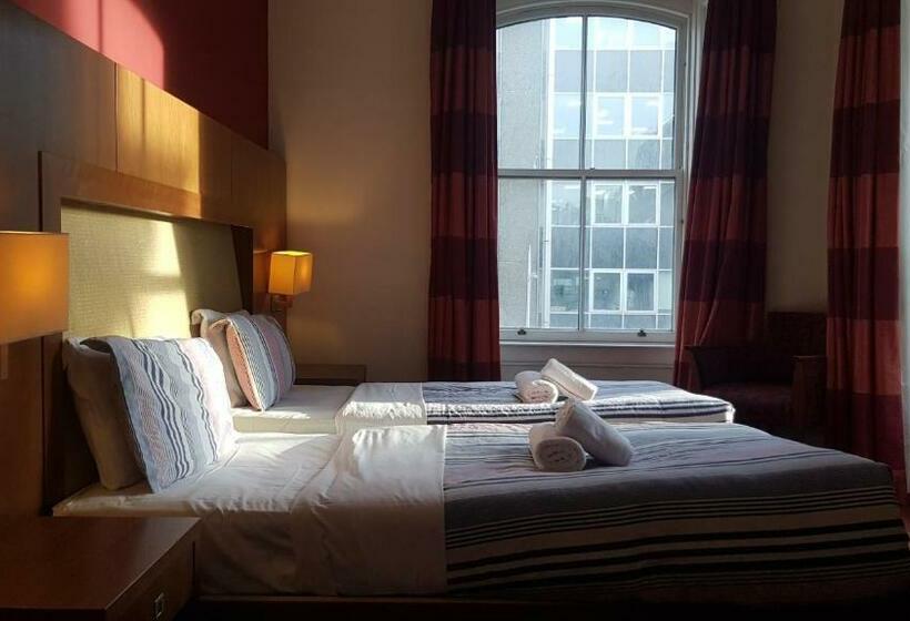 בית מלון כפרי Aberdeen House