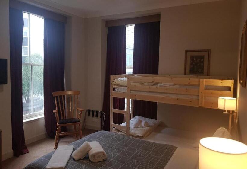 בית מלון כפרי Aberdeen House