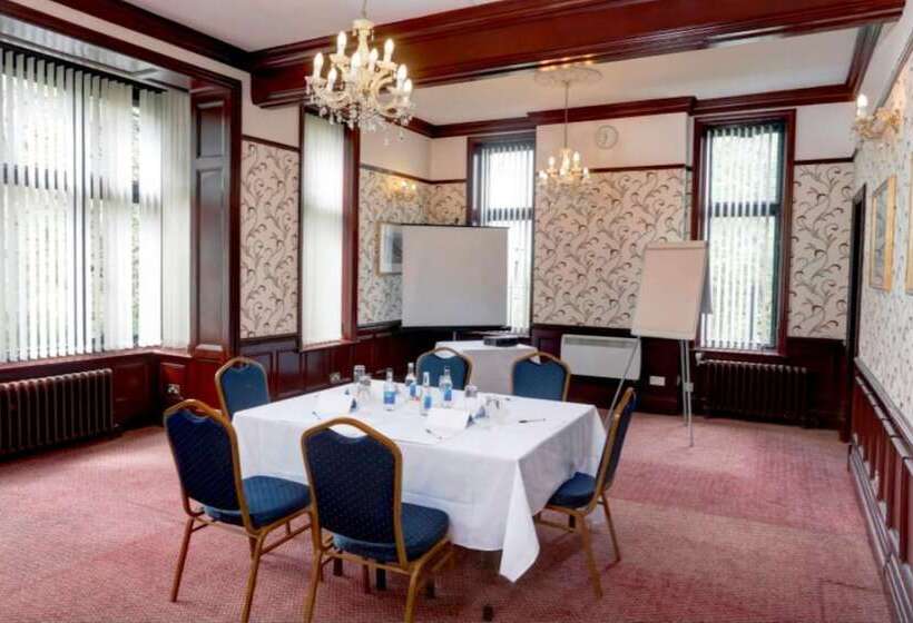 Отель Broadfield Park