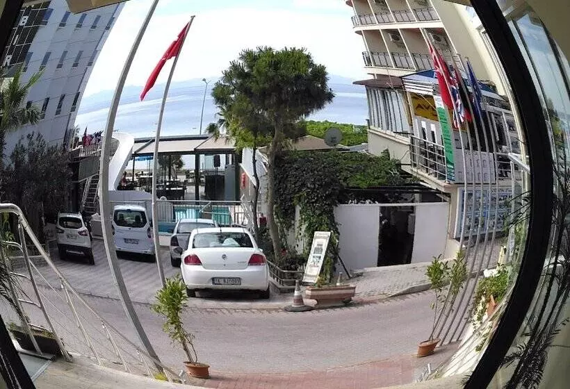 Отель First Class