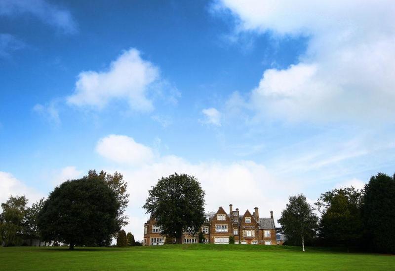 Отель Hartsfield Manor