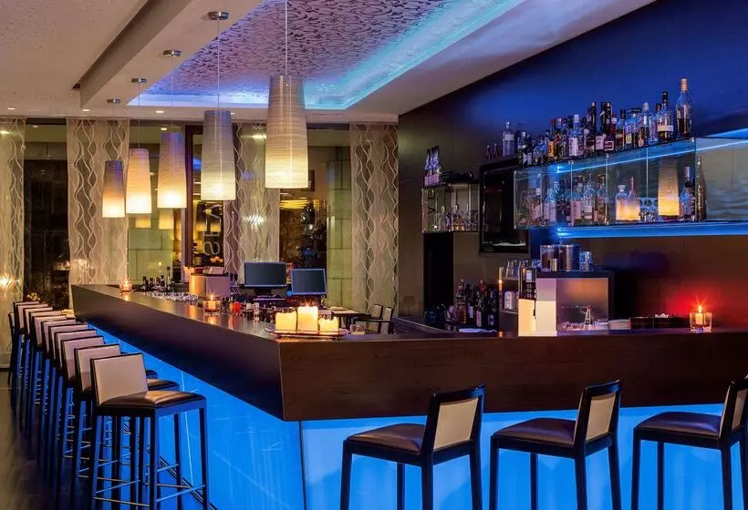 هتل NH Collection Dresden Altmarkt