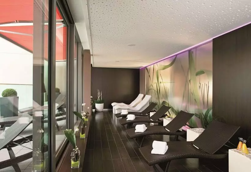 هتل NH Collection Dresden Altmarkt