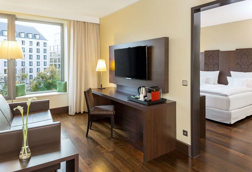 هتل NH Collection Dresden Altmarkt