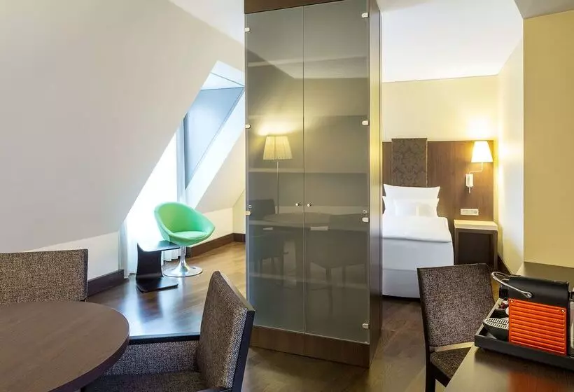 هتل NH Collection Dresden Altmarkt