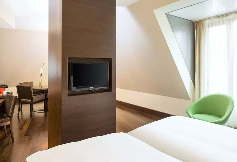 هتل NH Collection Dresden Altmarkt