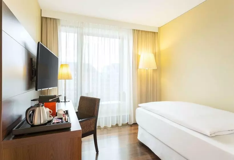 هتل NH Collection Dresden Altmarkt