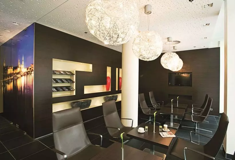 هتل NH Collection Dresden Altmarkt